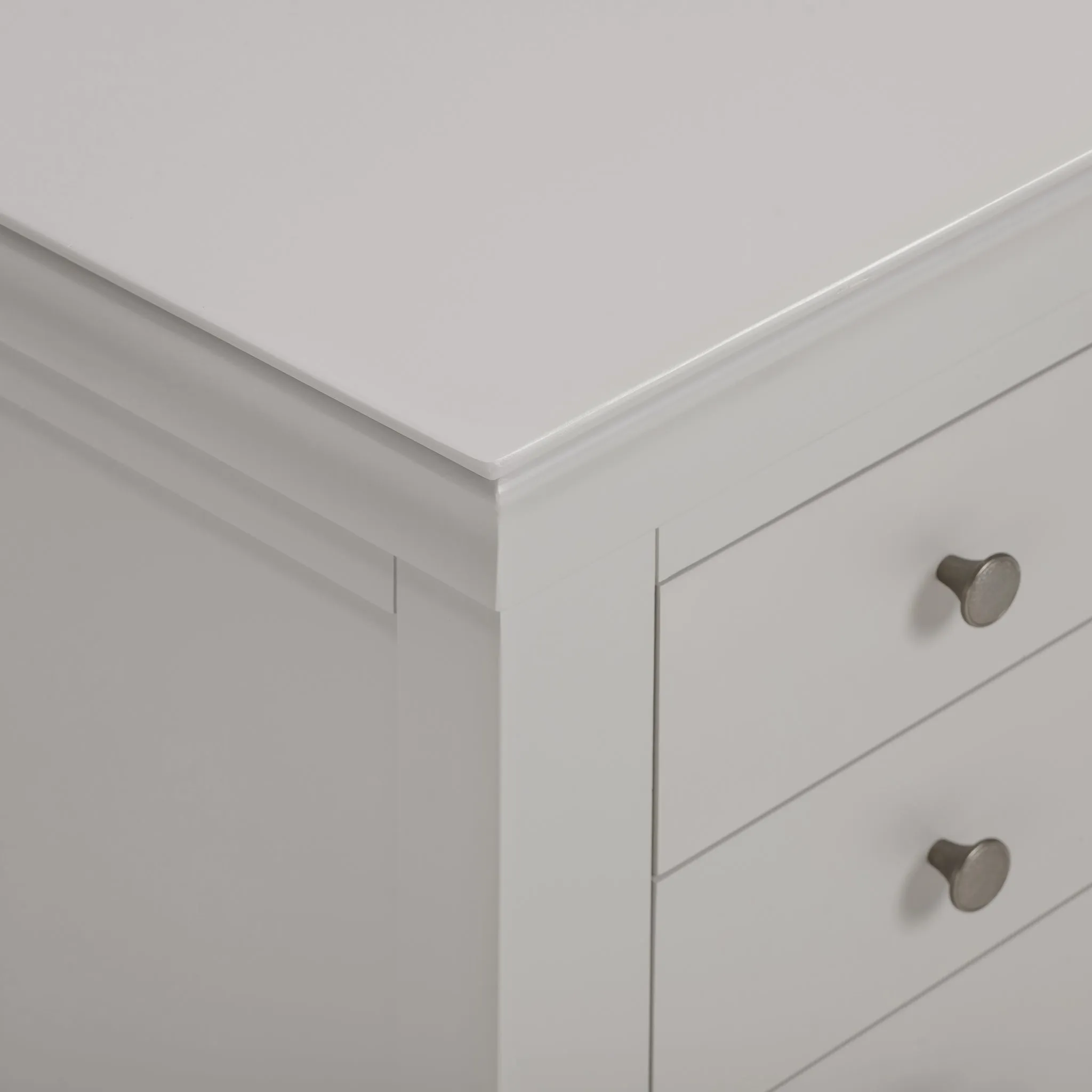 Chalbury 3 Drawer Bedside Table in Pebble Grey