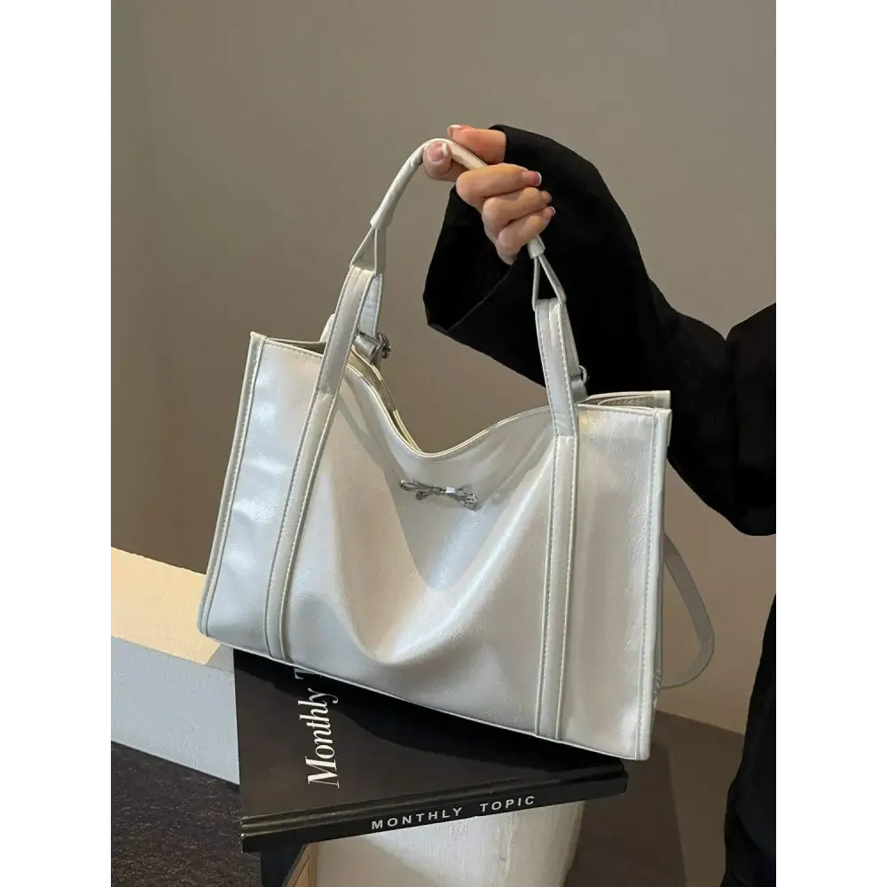 Elevate Your Wardrobe with an Elegant Large PU Leather Bag in Luxury Fashion