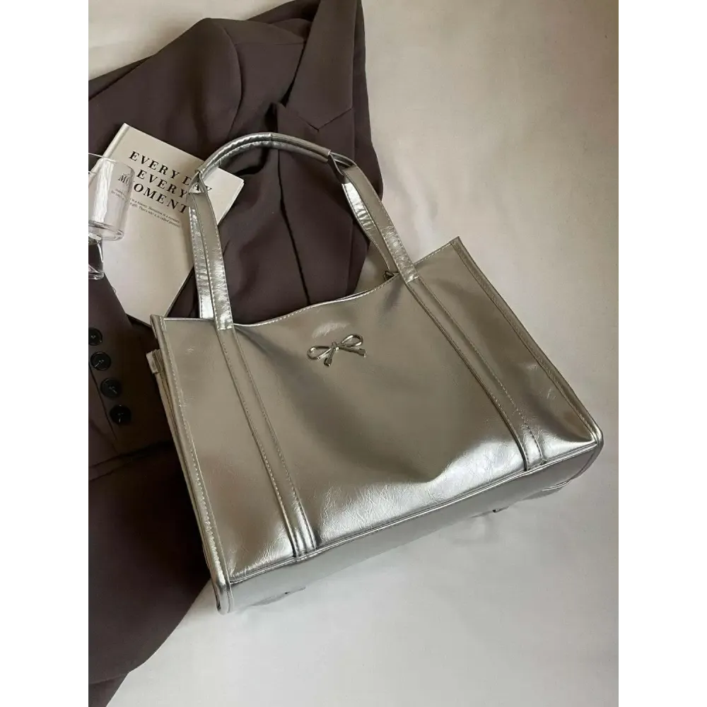 Elevate Your Wardrobe with an Elegant Large PU Leather Bag in Luxury Fashion