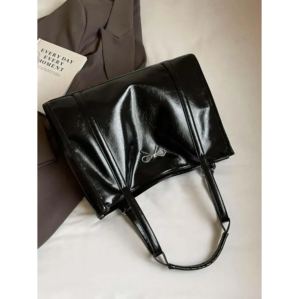 Elevate Your Wardrobe with an Elegant Large PU Leather Bag in Luxury Fashion