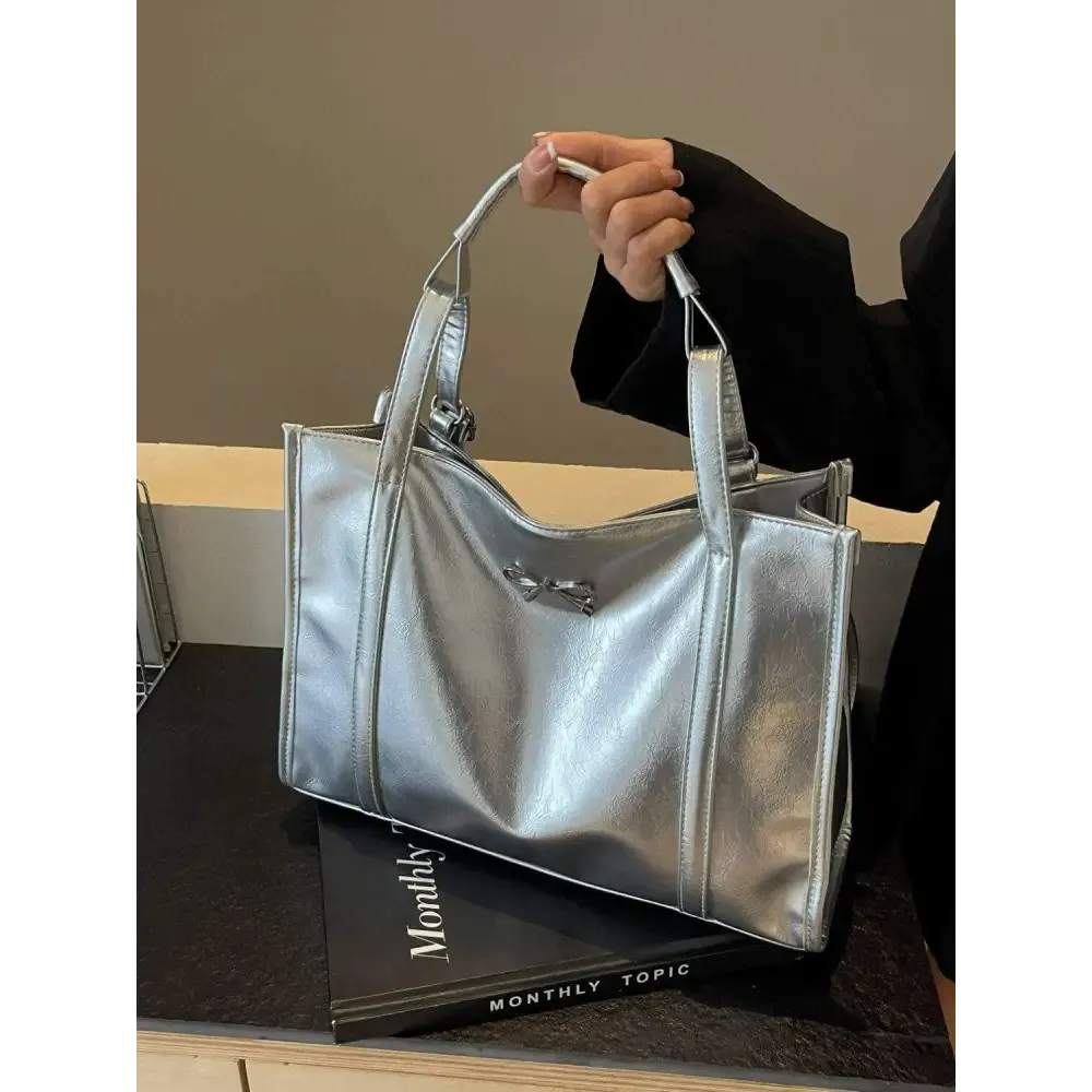 Elevate Your Wardrobe with an Elegant Large PU Leather Bag in Luxury Fashion