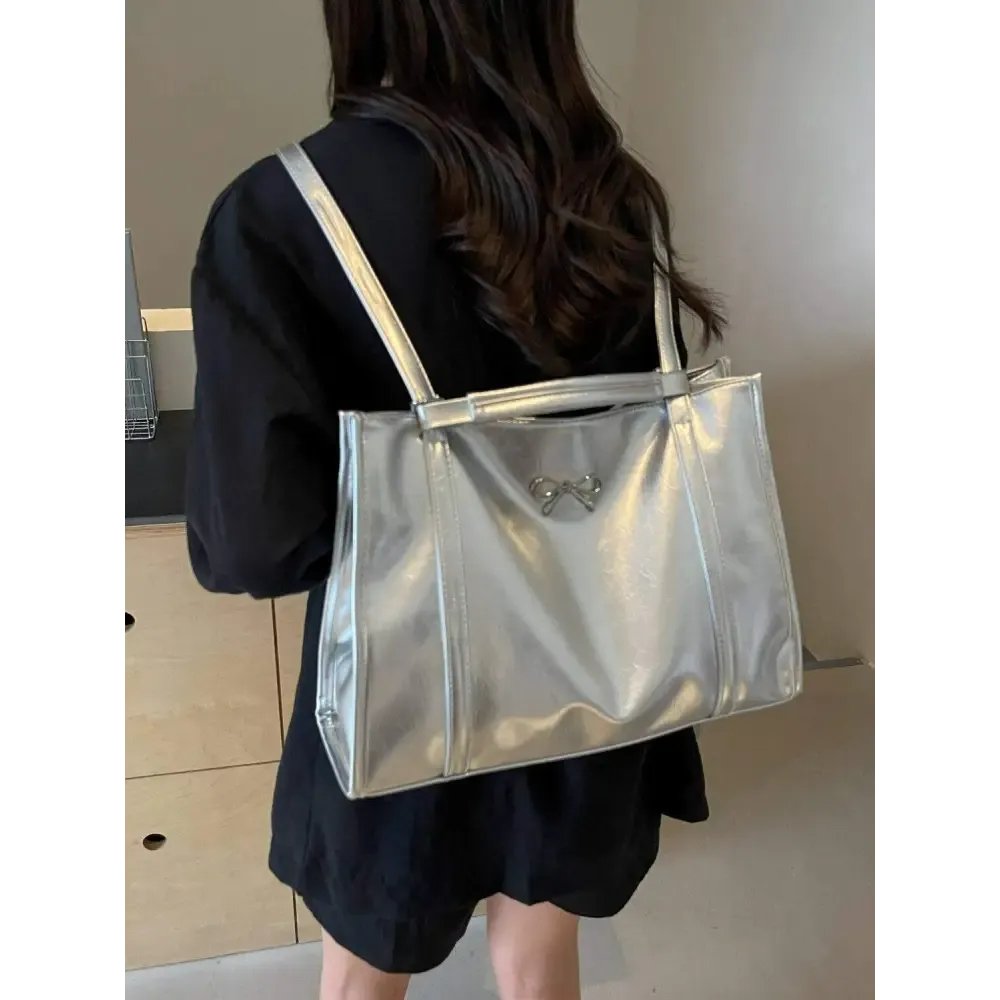Elevate Your Wardrobe with an Elegant Large PU Leather Bag in Luxury Fashion