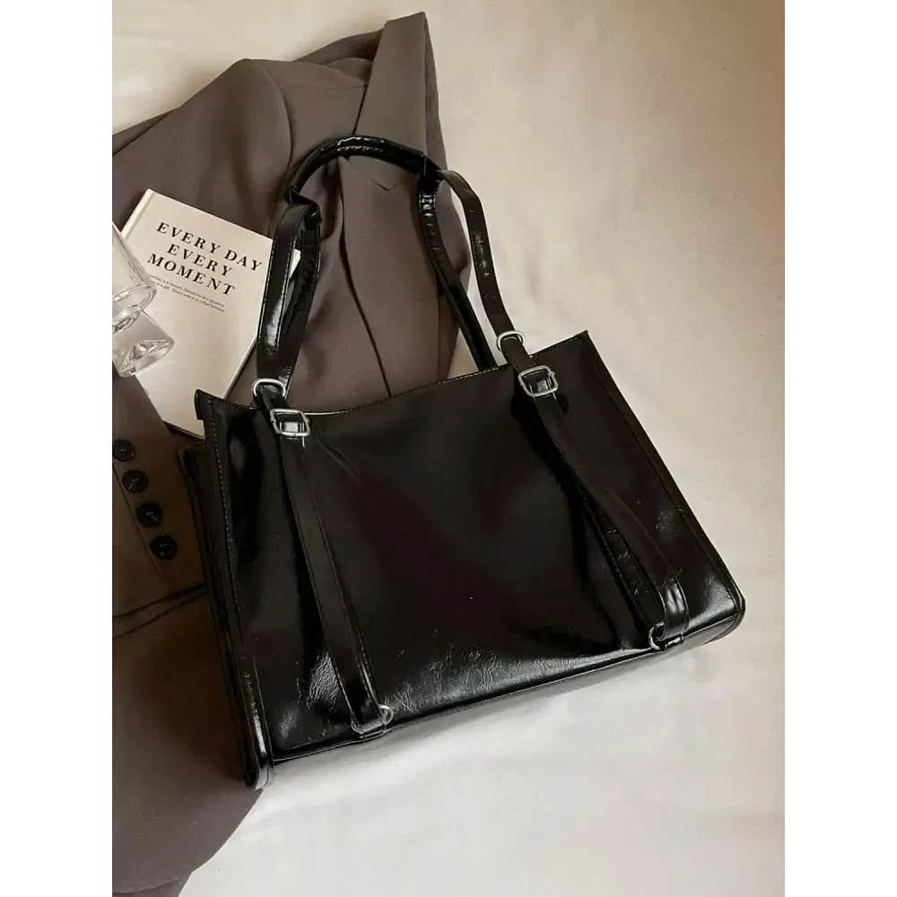 Elevate Your Wardrobe with an Elegant Large PU Leather Bag in Luxury Fashion