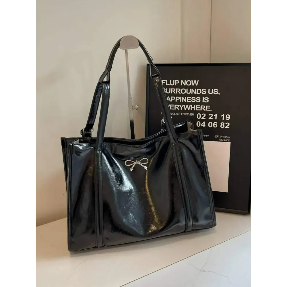 Elevate Your Wardrobe with an Elegant Large PU Leather Bag in Luxury Fashion