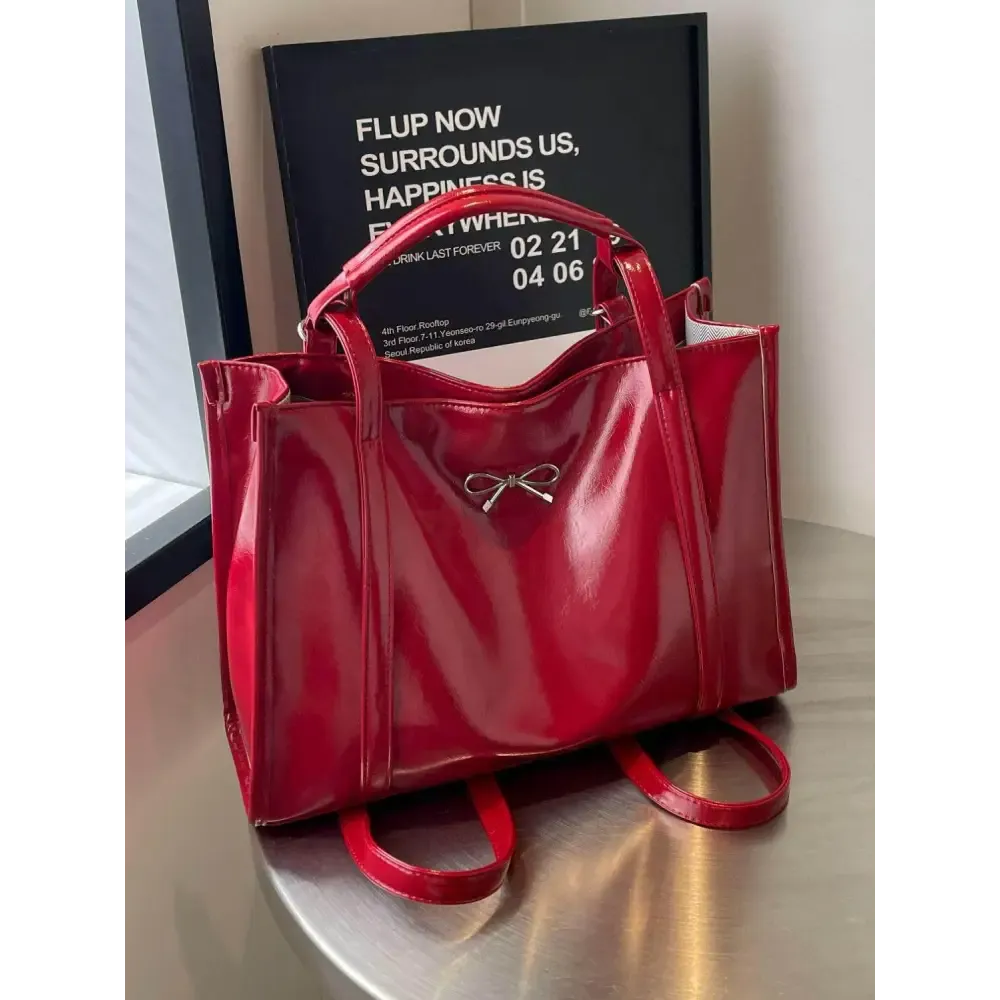 Elevate Your Wardrobe with an Elegant Large PU Leather Bag in Luxury Fashion