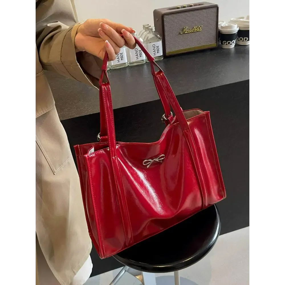 Elevate Your Wardrobe with an Elegant Large PU Leather Bag in Luxury Fashion