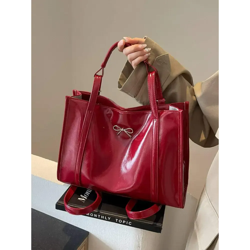 Elevate Your Wardrobe with an Elegant Large PU Leather Bag in Luxury Fashion