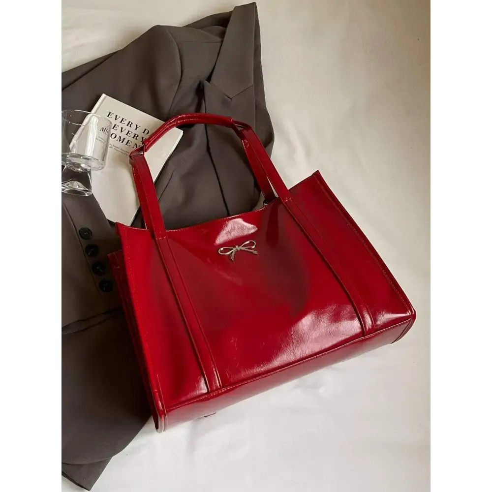 Elevate Your Wardrobe with an Elegant Large PU Leather Bag in Luxury Fashion