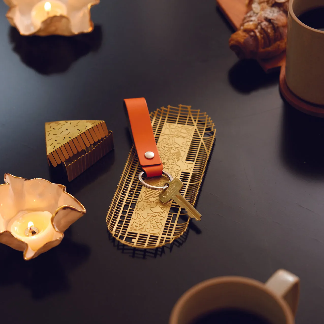 Fundamental Berlin Brass Box, Play - Timeless Elegance Meets Modern Functionality