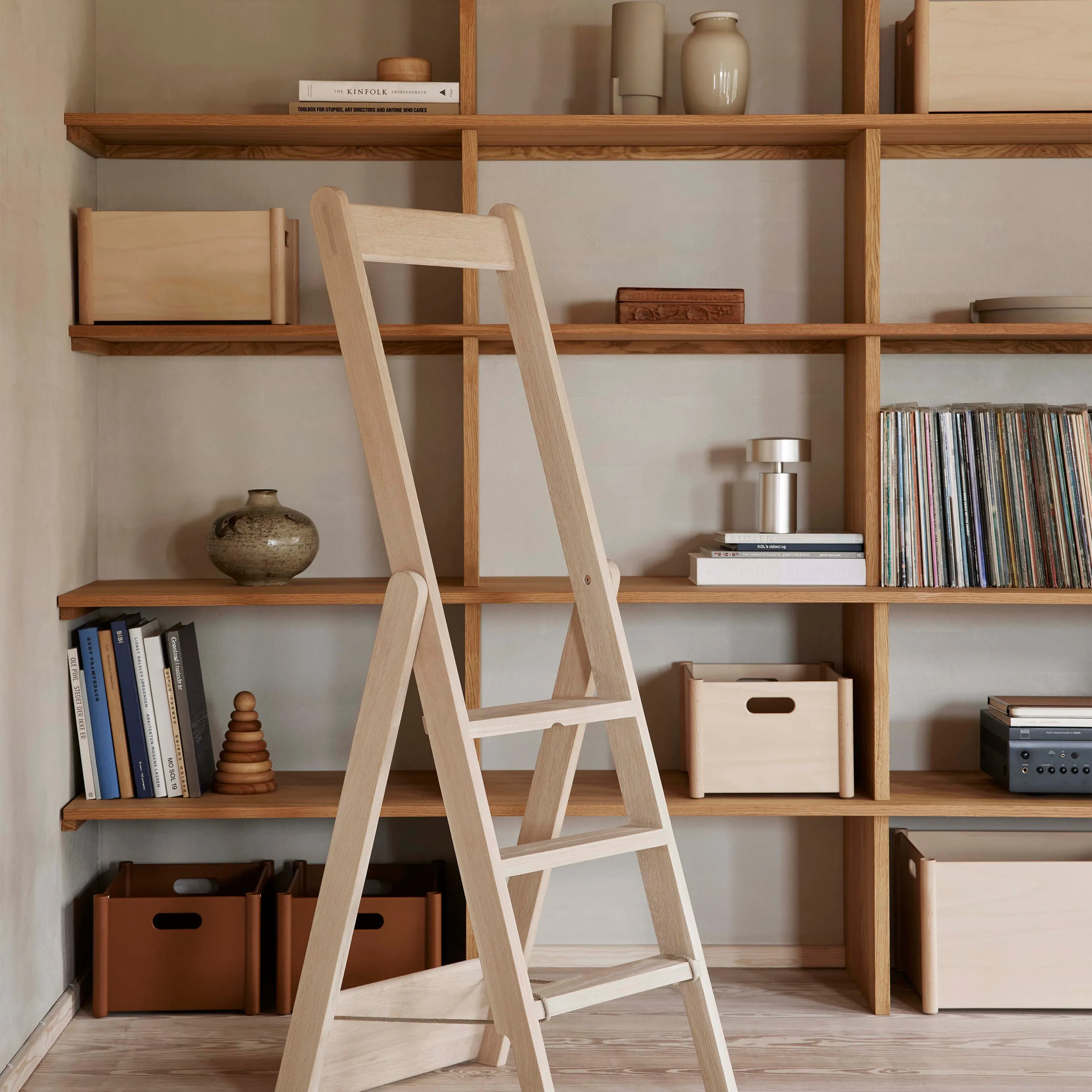 Pillar Storage Box
