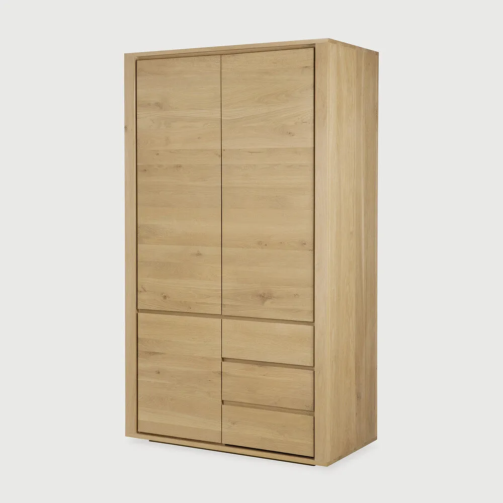 Shadow dresser