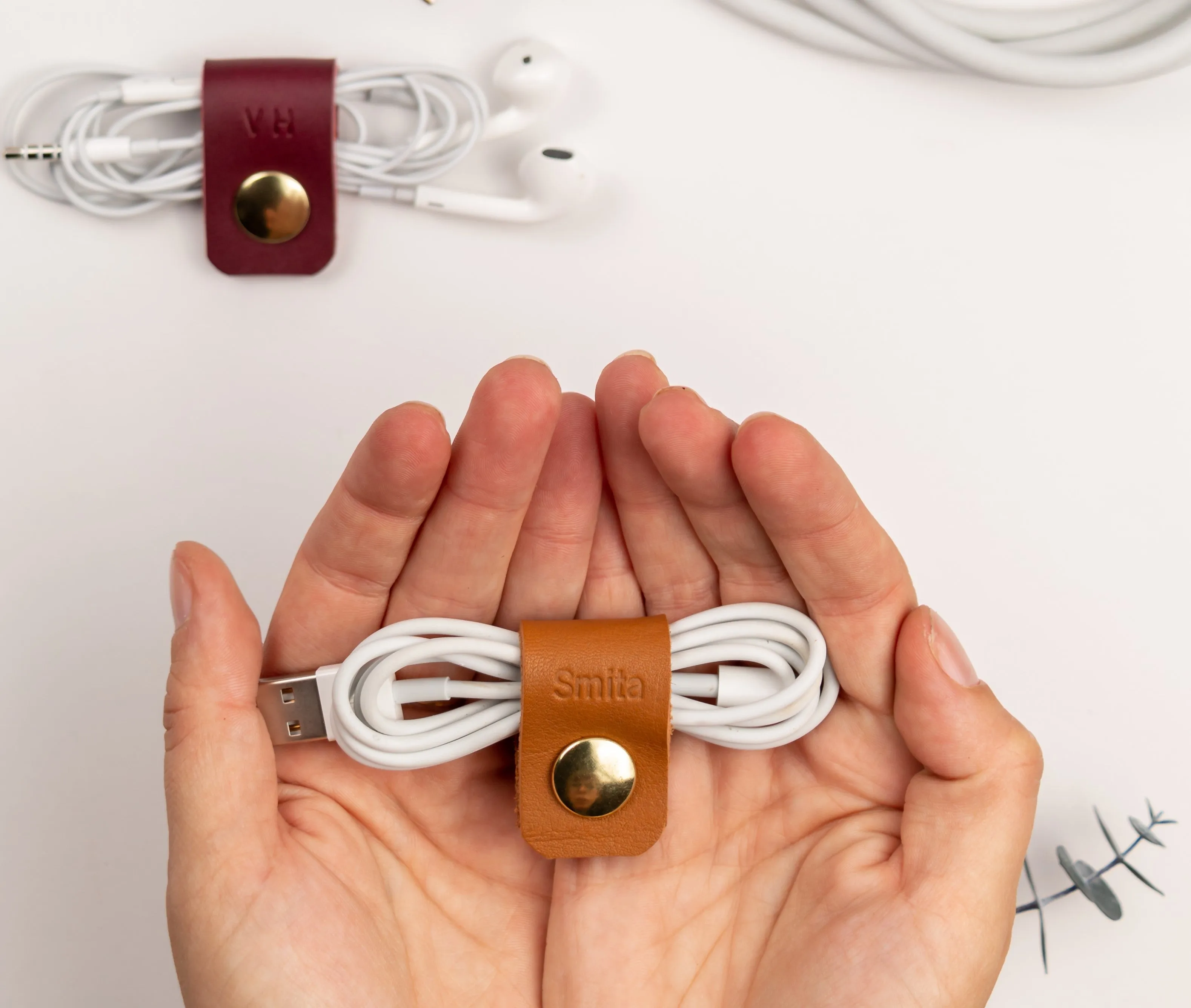 Small Cord Holder [Snap Closure]
