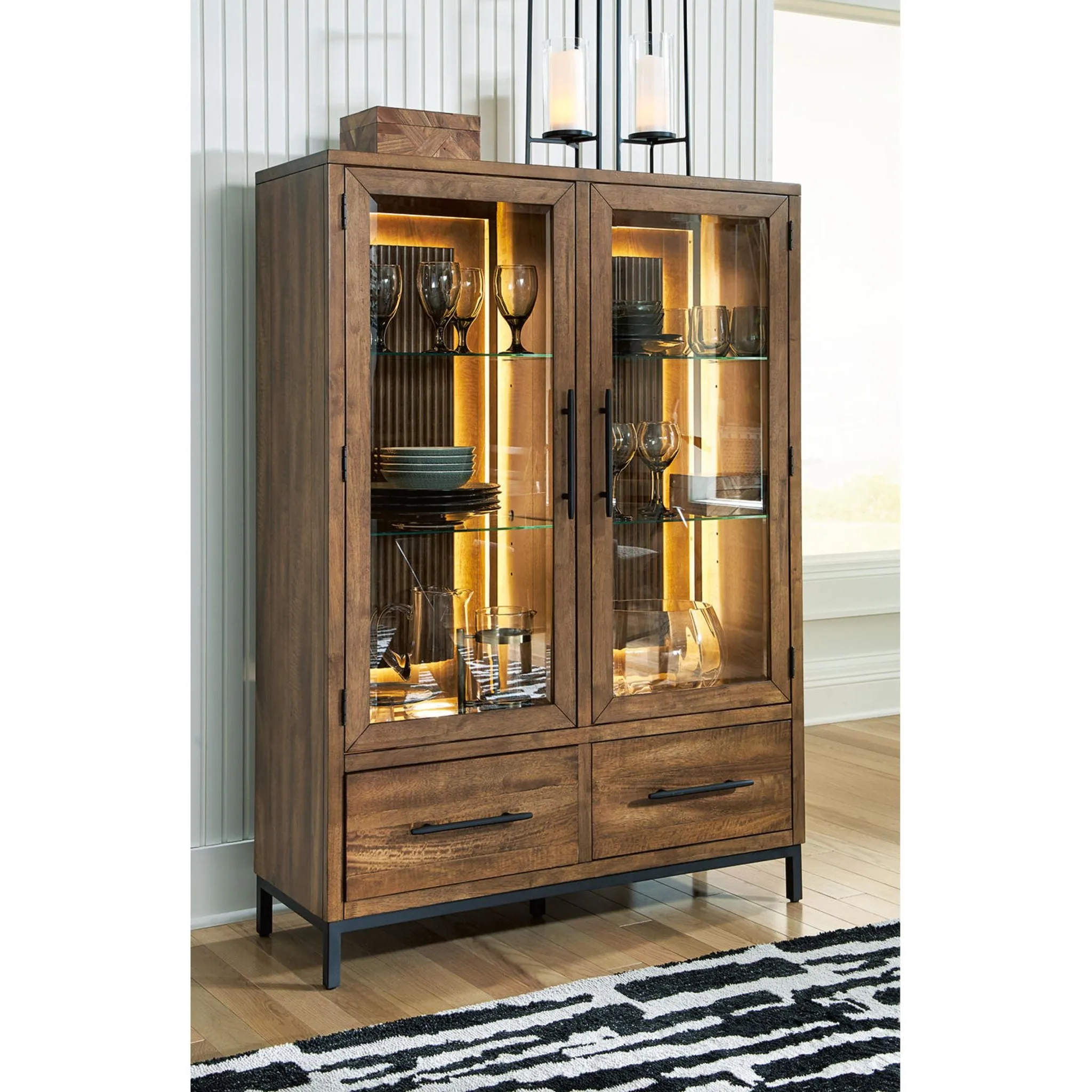 Steenlage-Exclusive Display Cabinet